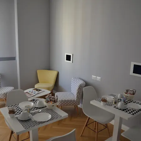 56 Couette-café Bari